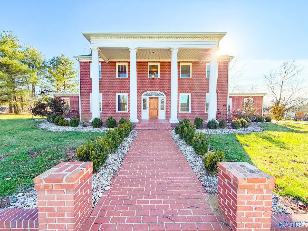 621 E College Street, Pulaski, TN 38478 - #1
