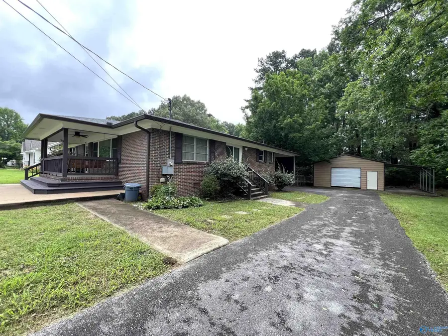2498 Barnes Drive, Hokes Bluff, AL 35903 - #2