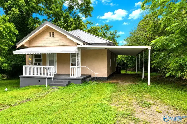 27 W Wilkinson Avenue, Gadsden, AL 35904