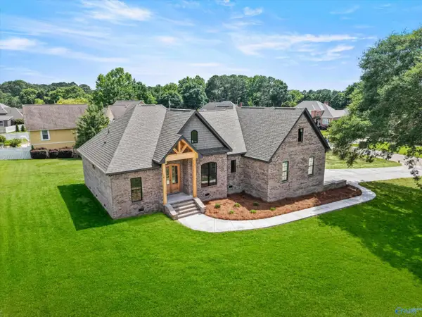 205 Bentbrook Drive, Albertville, AL 35950