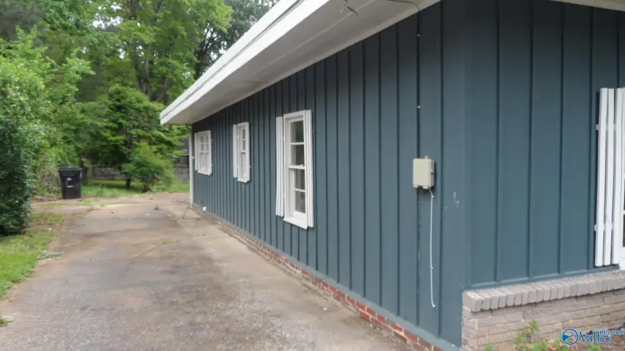 942 Cleveland Avenue, Gadsden, AL 35901 - #3