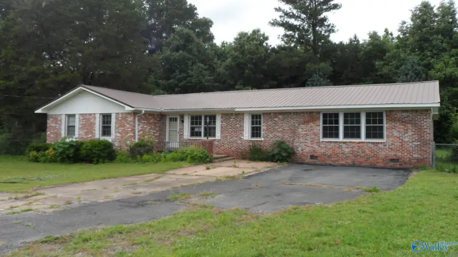 975 Riverside Drive, Gadsden, AL 35901 - #2