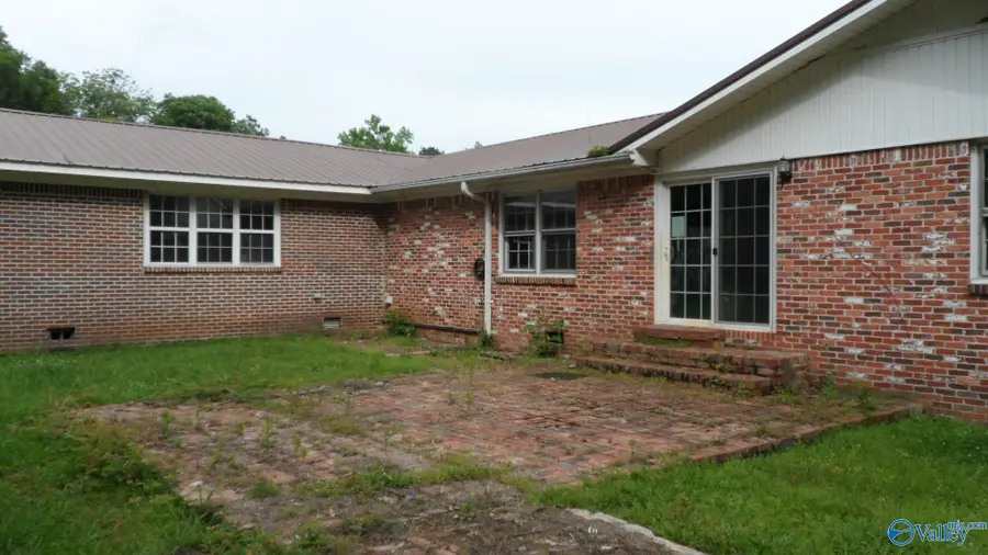 975 Riverside Drive, Gadsden, AL 35901 - #3