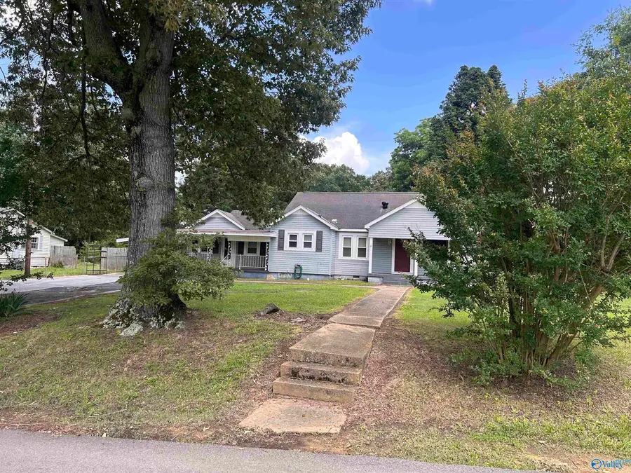 310 Douglas Street, Boaz, AL 35957 - #2