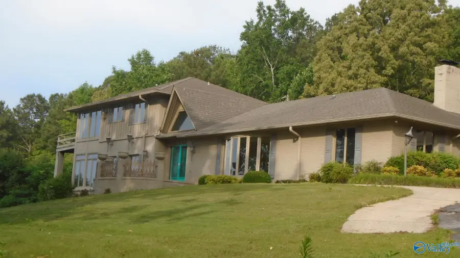 447 Riverton Drive, Rainbow City, AL 35906 - #2