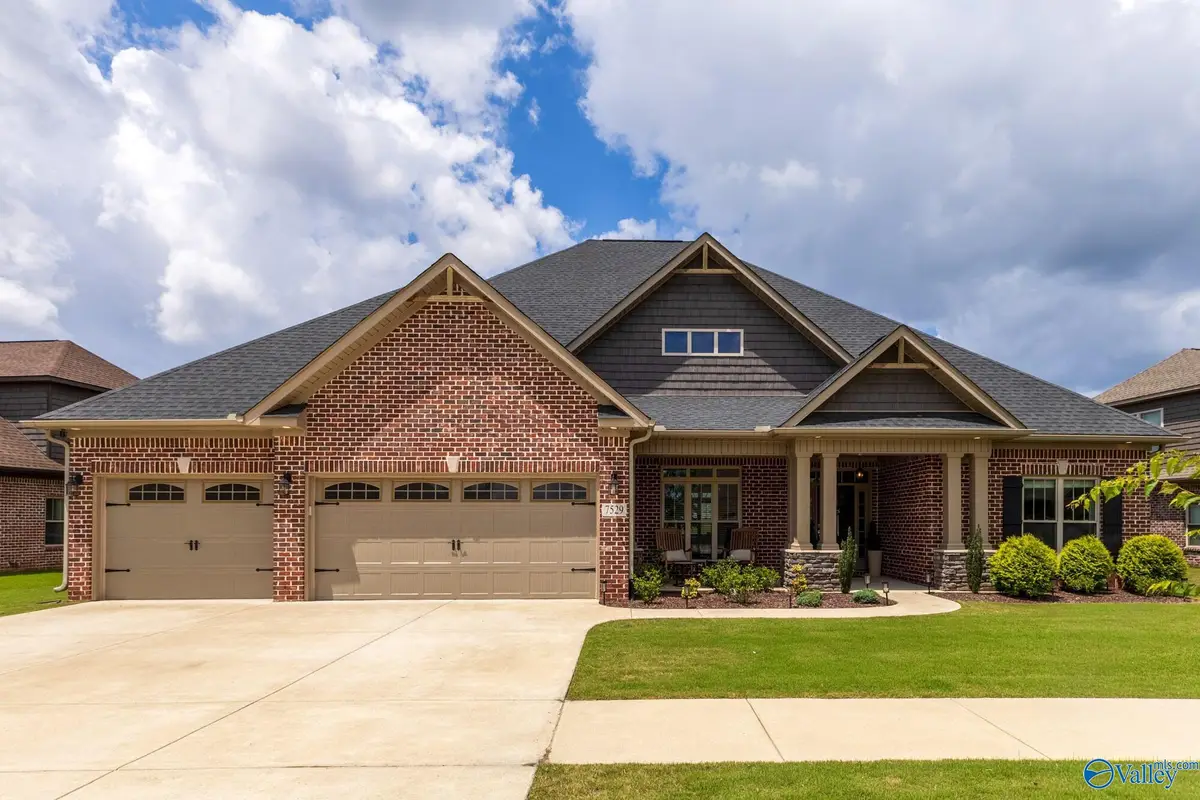 7529 Flint Crossing Circle Se, Owens Cross Roads, AL 35763 - #1
