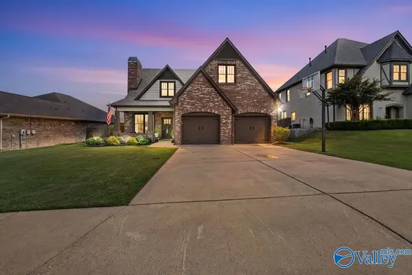2905 Old Barn Circle, Owens Cross Roads, AL 35763
