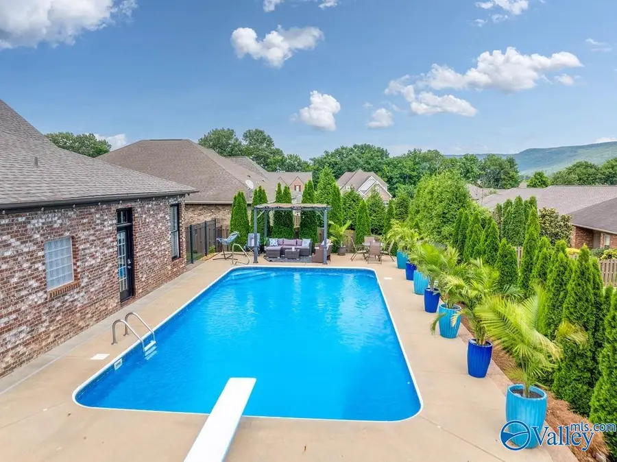2905 Old Barn Circle, Owens Cross Roads, AL 35763 - #2