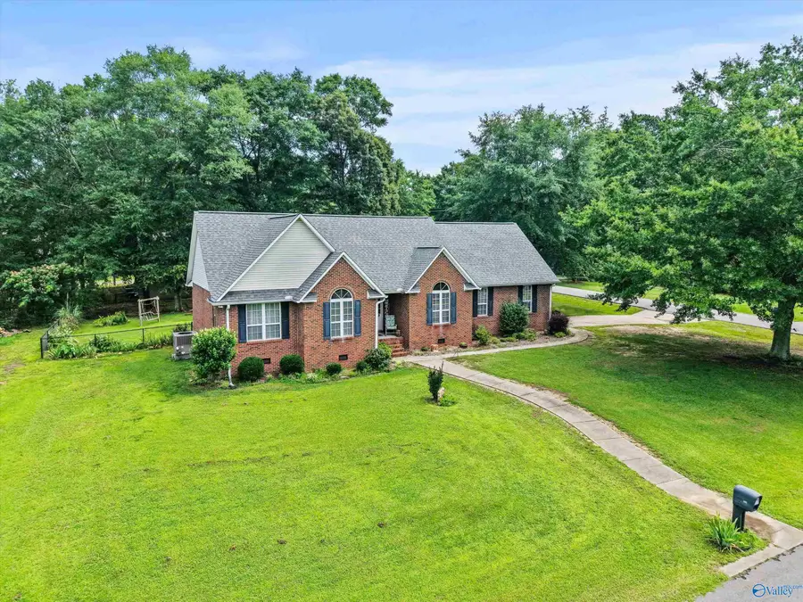 620 Preston Avenue, Albertville, AL 35950 - #3