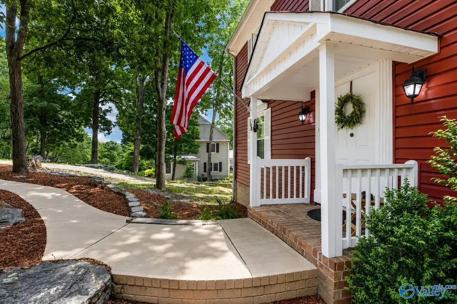706 Forrest Heights Drive Se, Huntsville, AL 35802 - #3