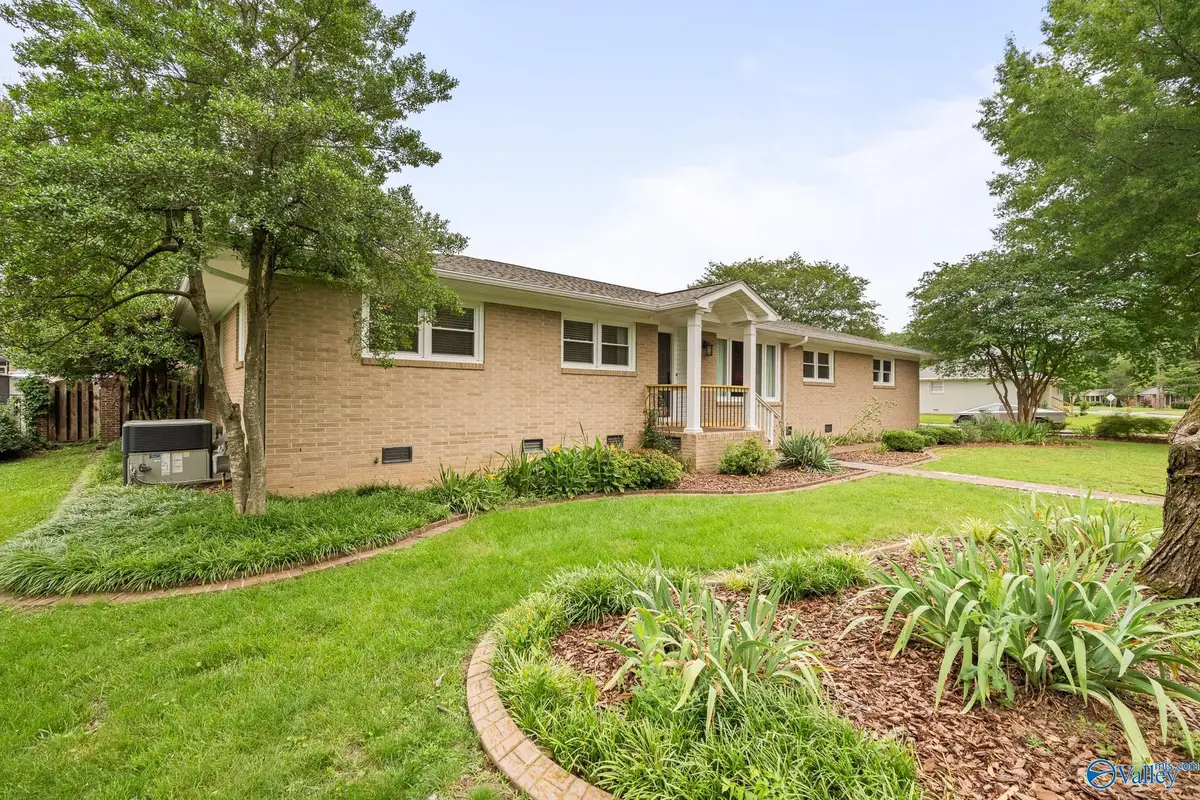 1319 Woodmont Avenue Se, Huntsville, AL 35801 - #1