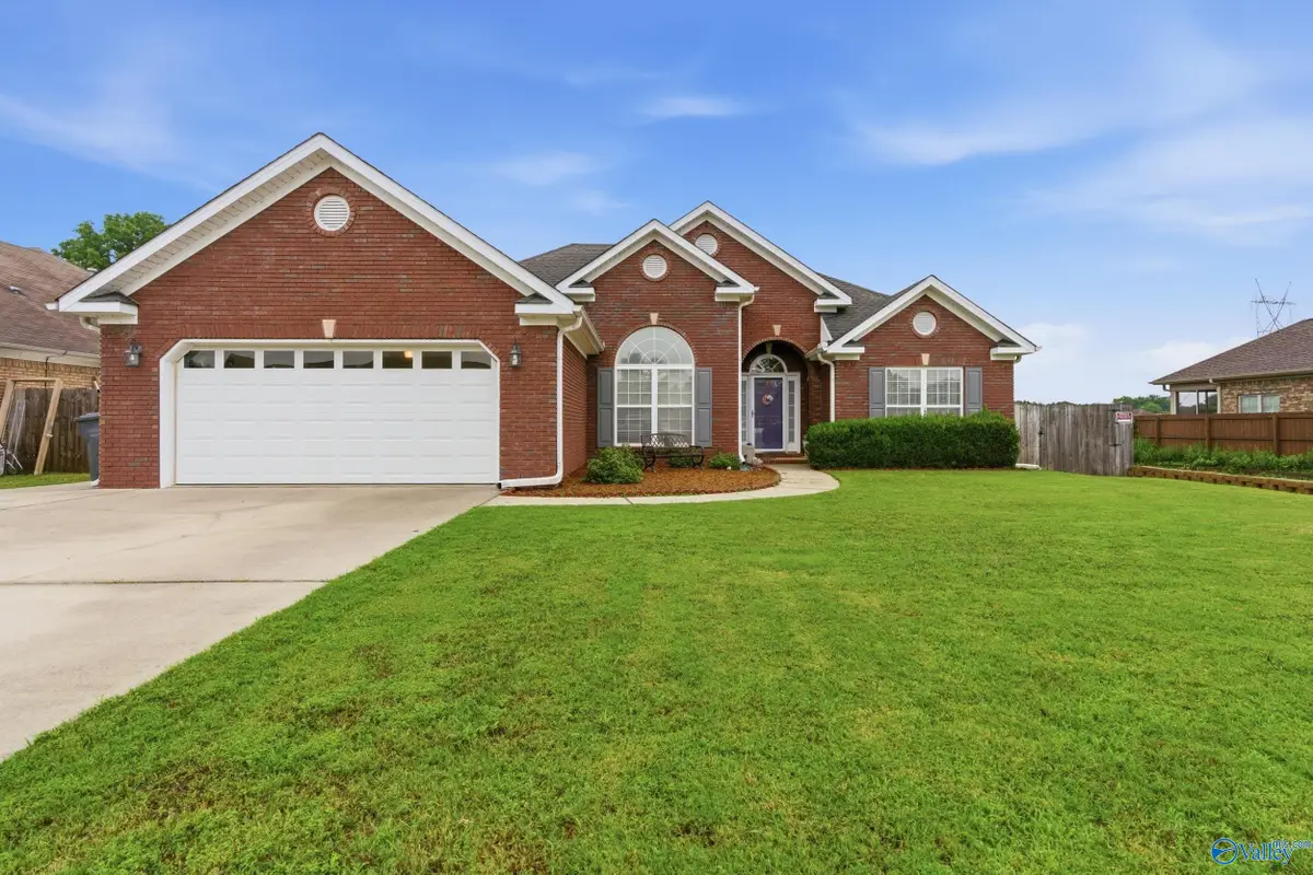 1847 Red Sunset Drive, Decatur, AL 35603 - #1