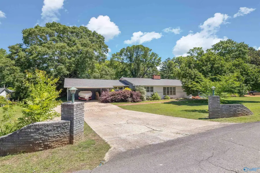301 Lora Street, Scottsboro, AL 35768 - #2