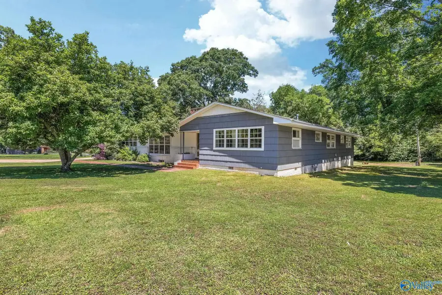 301 Lora Street, Scottsboro, AL 35768 - #3