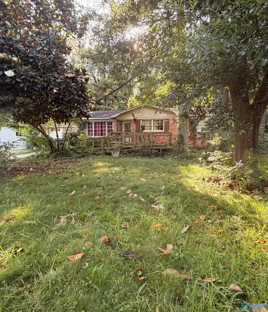 2207 Laverne Drive Nw, Huntsville, AL 35801 - #2