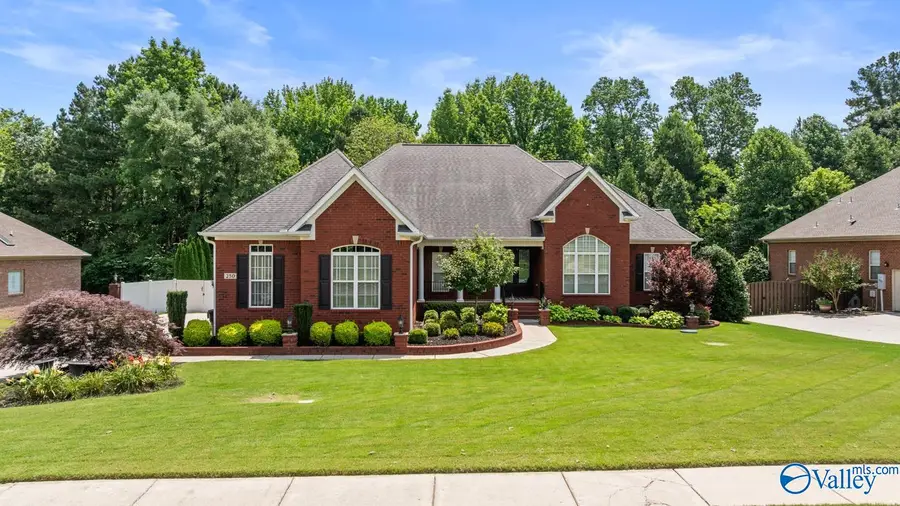 250 Bishop Farm Way Nw, Huntsville, AL 35806 - #2