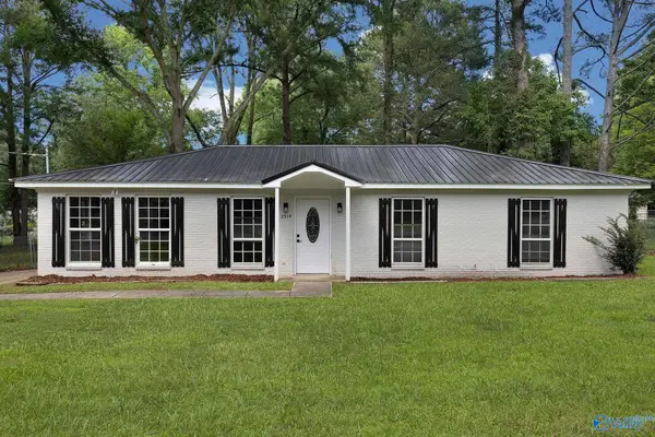 2514 Crockett Circle, Guntersville, AL 35976