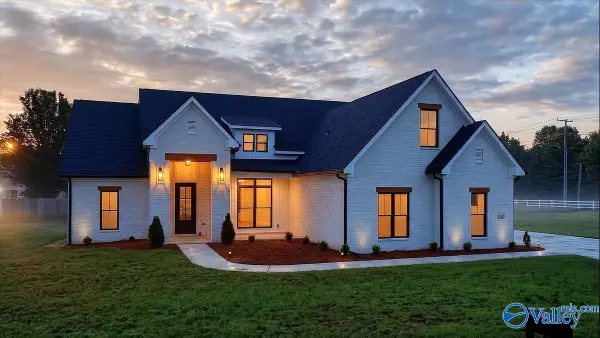 122 Eden Lane, Huntsville, AL 35811