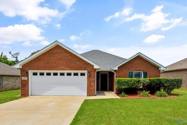 107 Summerset Lane, Huntsville, AL 35811