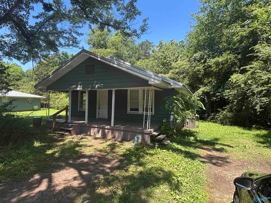 4854 Lynndale Avenue, Graysville, AL 35073 - #2