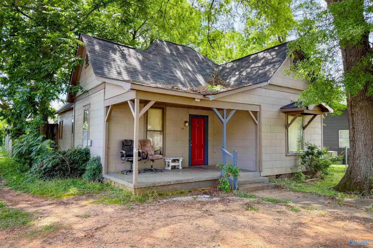 402 5th Avenue Sw, Decatur, AL 35601 - #1