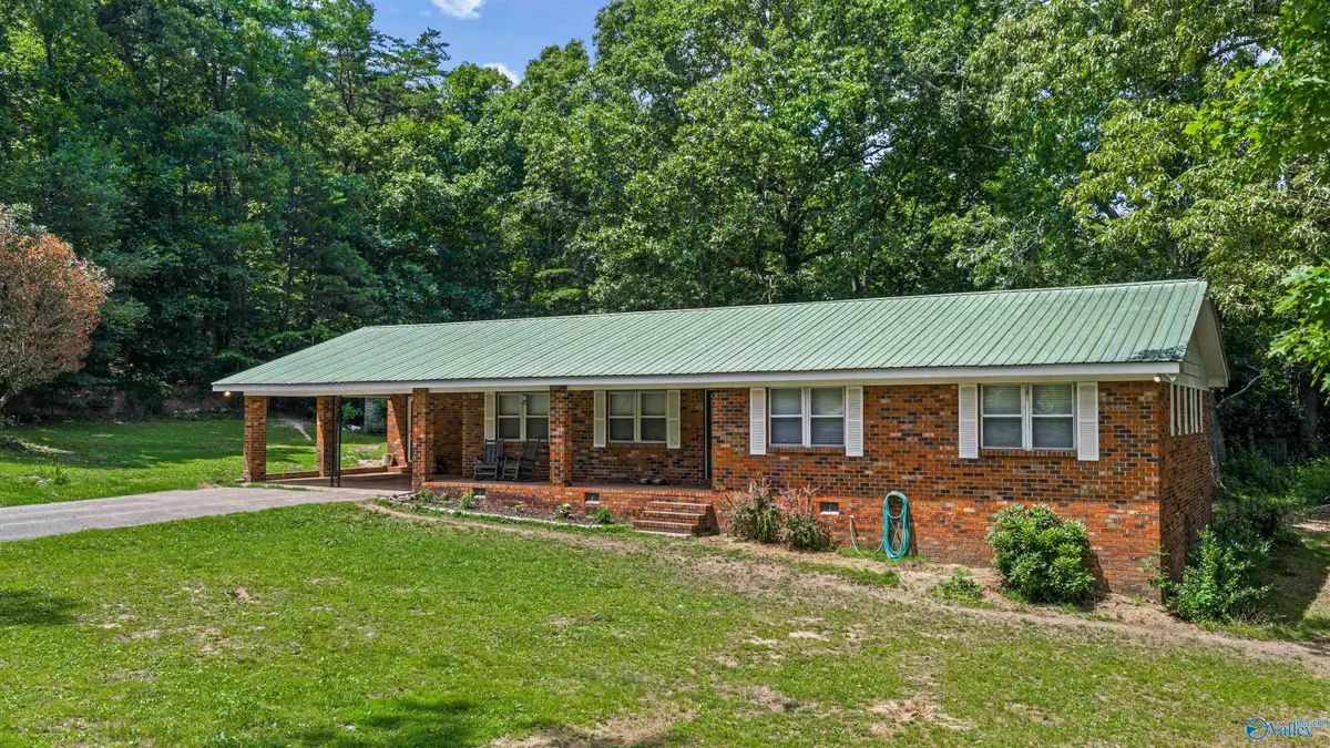 72 Red Oak Drive, Valley Head, AL 35989 - #1
