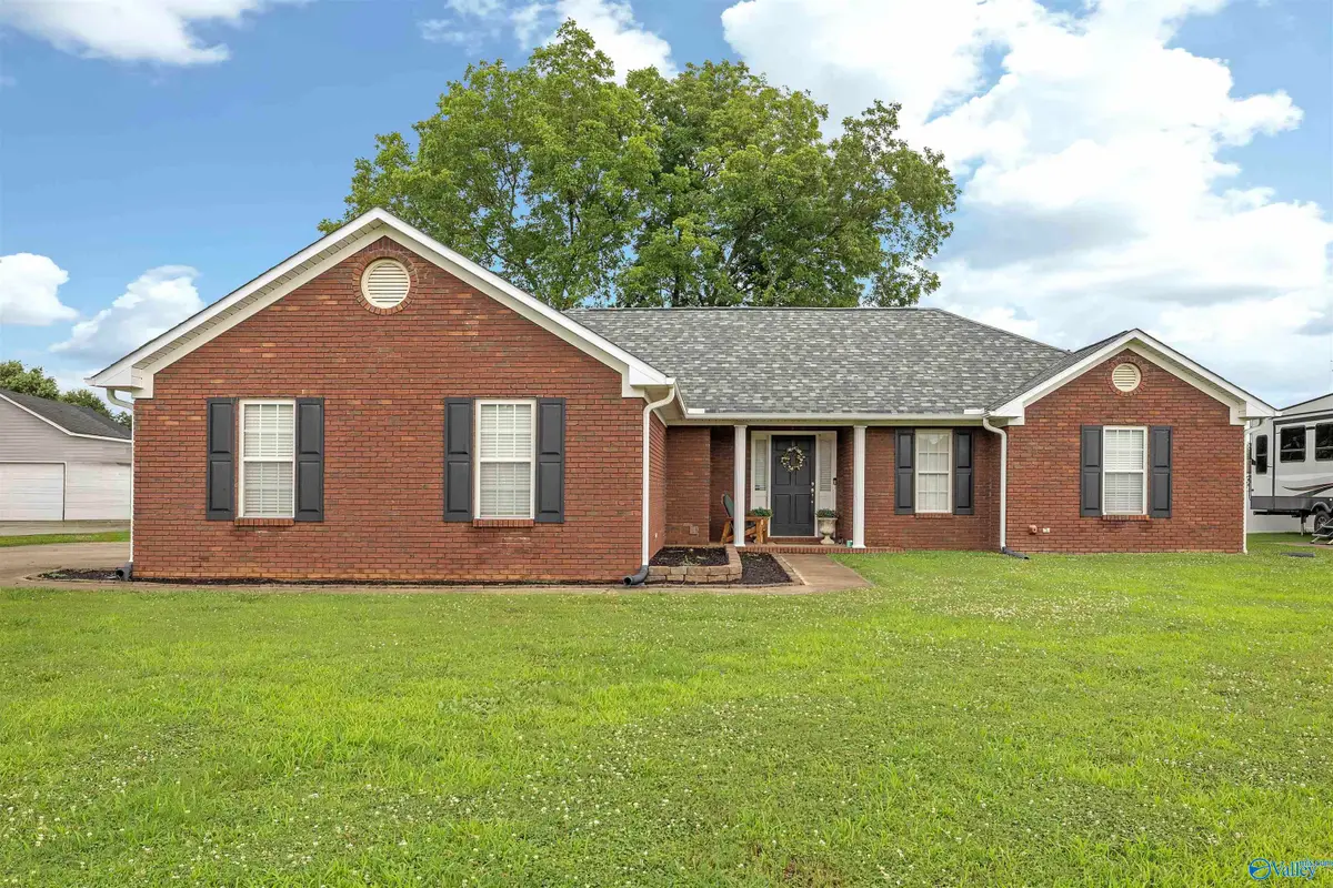 111 Gin Creek Crossing, Decatur, AL 35603 - #1