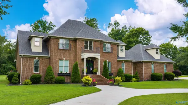 339 Bobo Hollow Drive, Rainsville, AL 35986