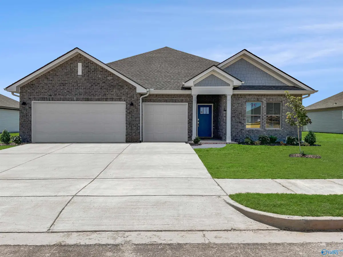 7212 Maple Creek Drive Se, Owens Cross Roads, AL 35763 - #1
