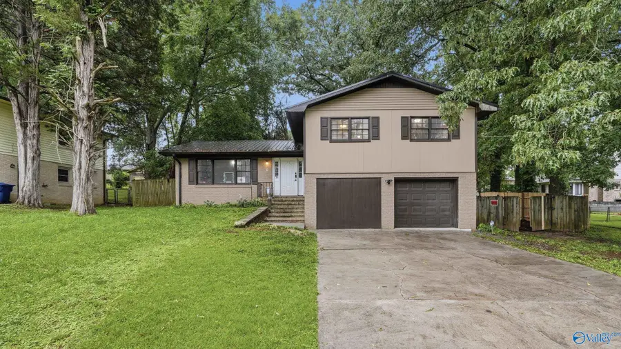 4703 Wellington Point Nw, Huntsville, AL 35816 - #2