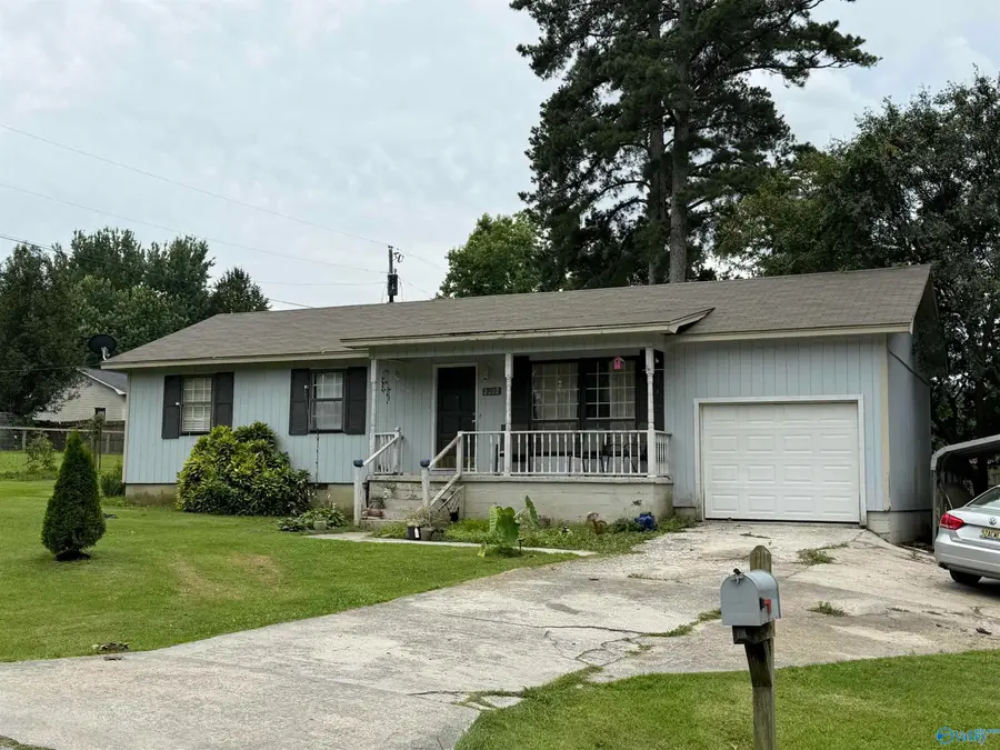2202 S Bailey Street Nw, Hartselle, AL 35640 - #2