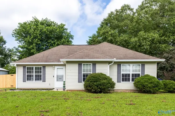 1498 Carter Grove Road, Hazel Green, AL 35750