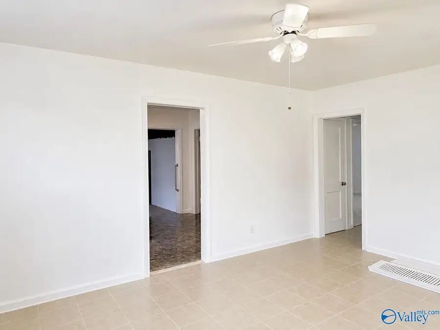 1210 9th Avenue Se, Decatur, AL 35601 - #2
