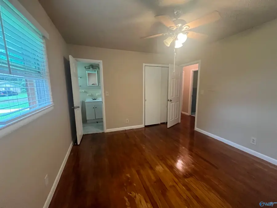 3400 Mallory Avenue Nw, Huntsville, AL 35810 - #3