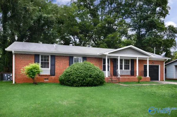3013 Greenhill Drive Nw, Huntsville, AL 35810