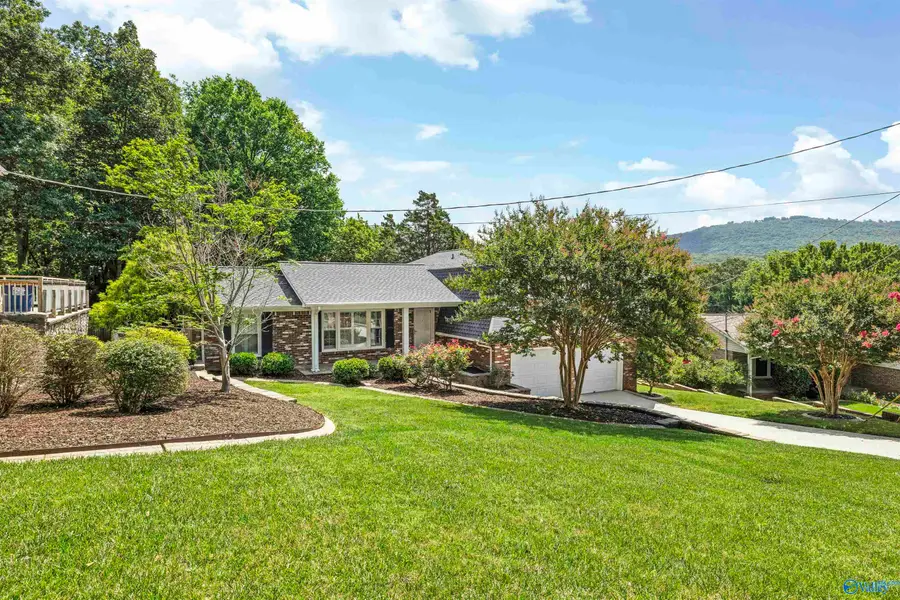 1922 Epworth Drive Ne, Huntsville, AL 35811 - #3