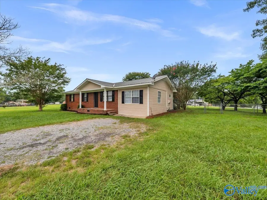977 Broad Street, Fyffe, AL 35971 - #2