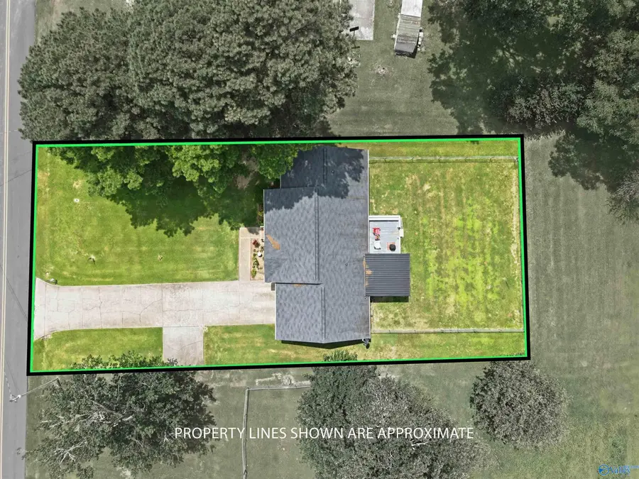 815 Nelson Road, Albertville, AL 35950 - #3