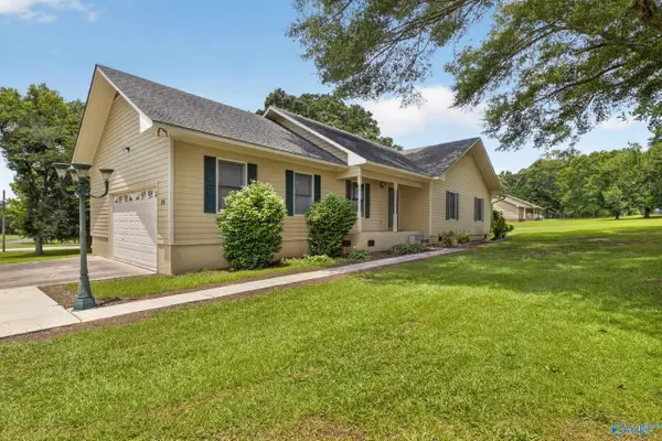 34 Weatherly Avenue, Albertville, AL 35950