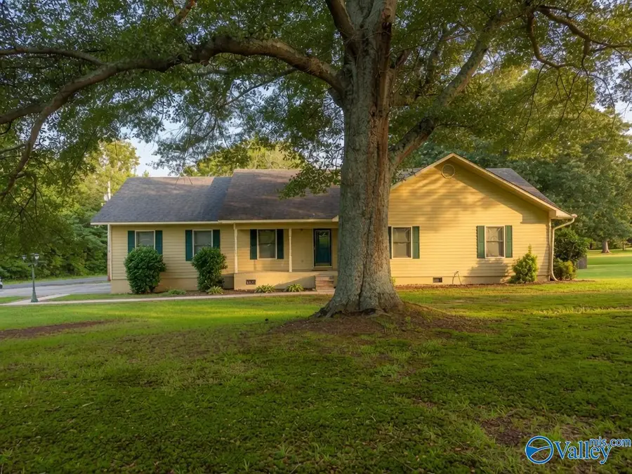 34 Weatherly Avenue, Albertville, AL 35950 - #2