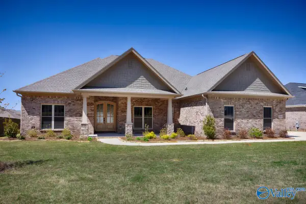 1304 Camellia Court Circle, Huntsville, AL 35803