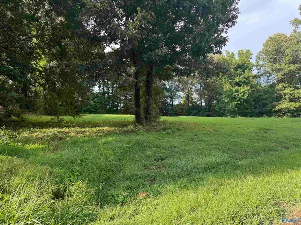 1 Whispering Hills Circle, Hartselle, AL 35640
