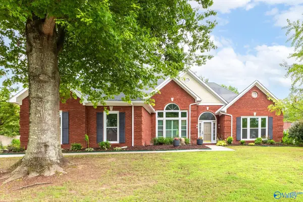 2707 Bronte Circle, Owens Cross Roads, AL 35763