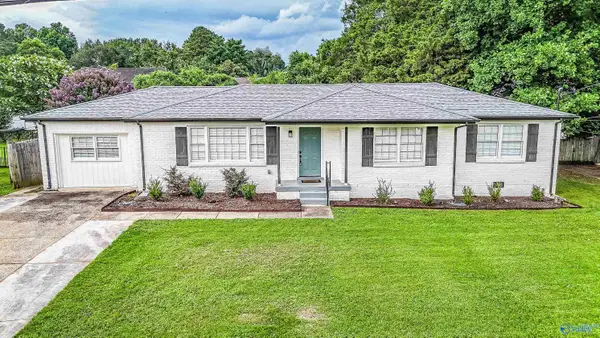 307 Meadowbrook Drive Se, Huntsville, AL 35803