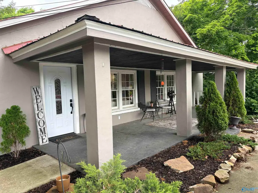 604 Scott Street, Scottsboro, AL 35768 - #3