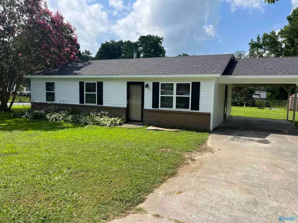 698 Tie Street, Albertville, AL 35950