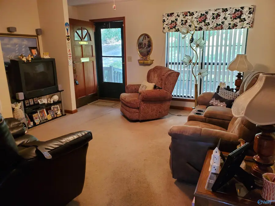 106 Woodlawn Drive, Bridgeport, AL 35740 - #3
