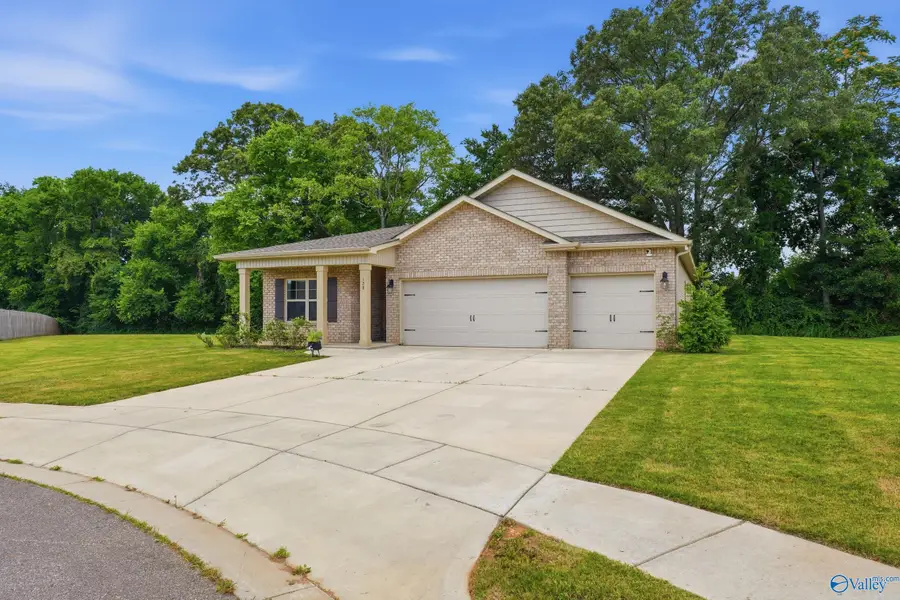 128 Canonbury Drive, New Market, AL 35761 - #2
