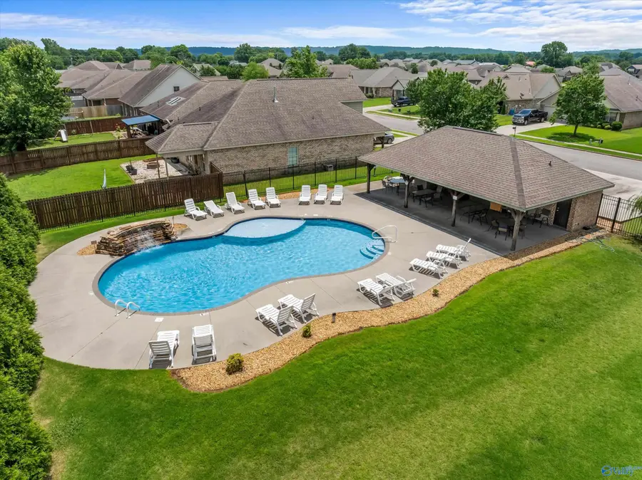 209 Olde Dogwood Trail, Priceville, AL 35603 - #2
