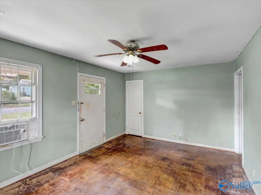 1004 Crestline Road Nw, Huntsville, AL 35816 - #3